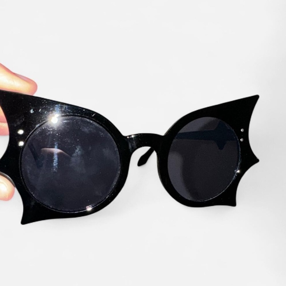 Black Bat Wing round/butterfly shape sunglasses